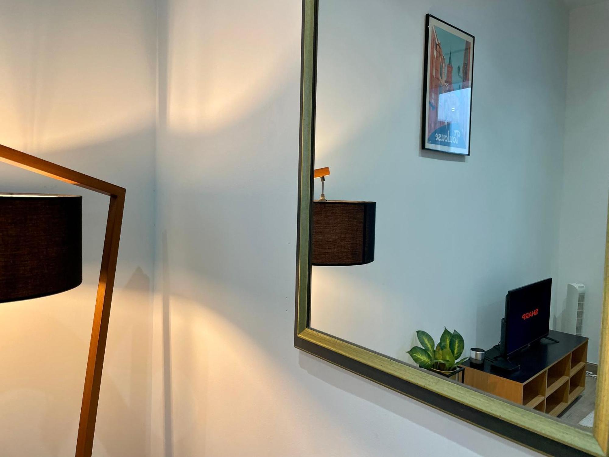 Appartement Capitole, Grand T1 Bis, Lumineux, Neuf. Toulouse